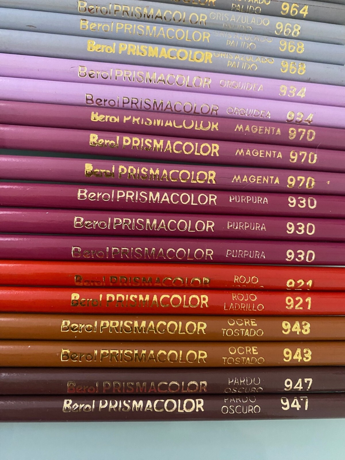 Berol PRISMACOLOR Pencils Lot of 34 Colors Made in Venezuela SEE DESCRIPTION