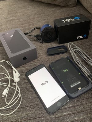 Apple iPhone 8 Gray 64GB Verizon No Sim Card Unlocked With Accessoriesの