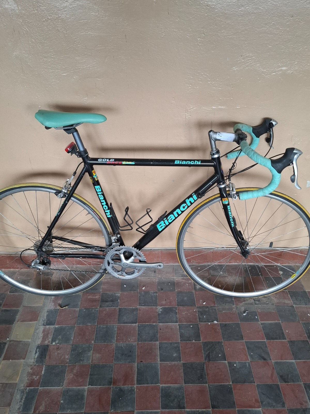 Vintage Bianchi Gold Race Road Bike – Tiagra 2x8 – Alloy