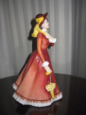 Royal Doulton Figurine *HN2705 **JULIA** BEAUTIFUL