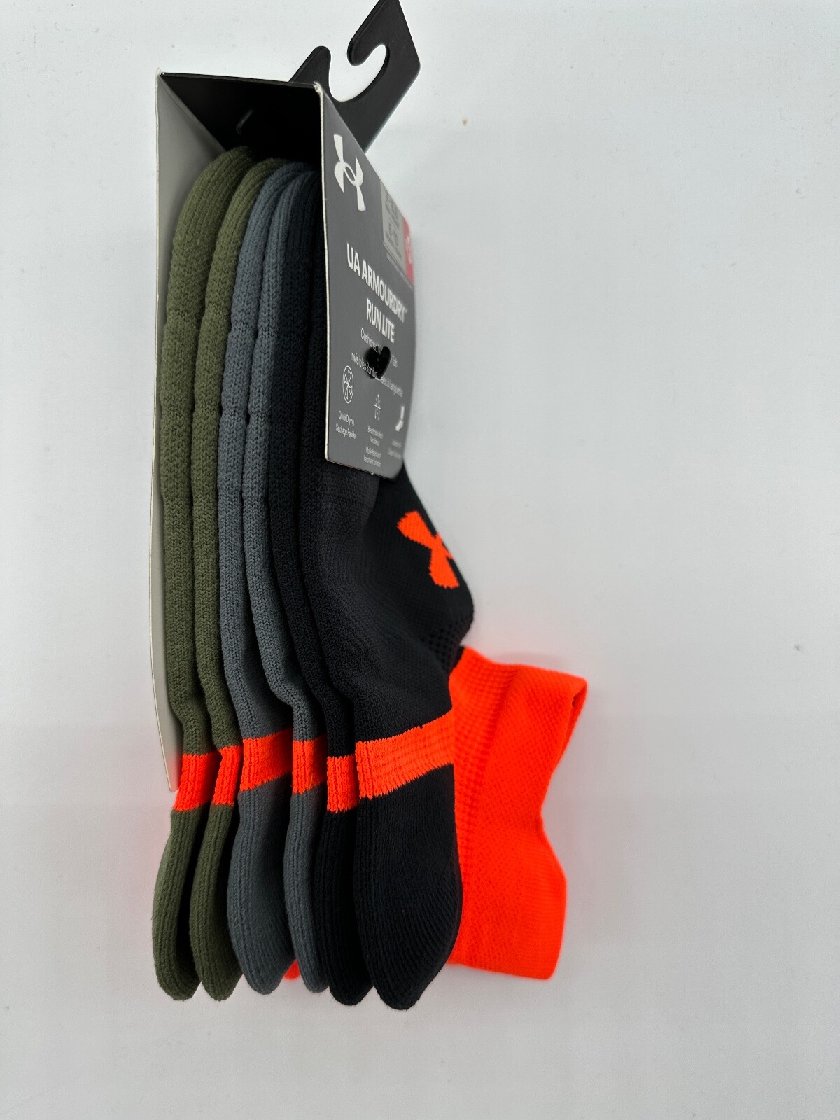 NEW 3 PACK UNDER ARMOUR UA ARMOURDRY RUN LITE CUSHIONED NO SHOW TAB SOCKS