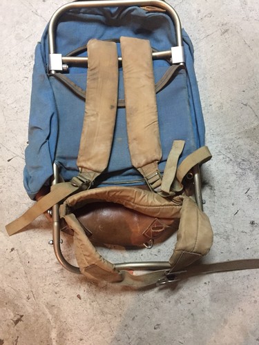 Vintage Original Jansport Day Bag Backpack Leather Patch Logo And Bottom Hiking