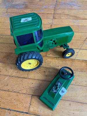 Ertl John Deere Remote Control 9520 Tractor | Ertl John Deere - www.mygreen.farm