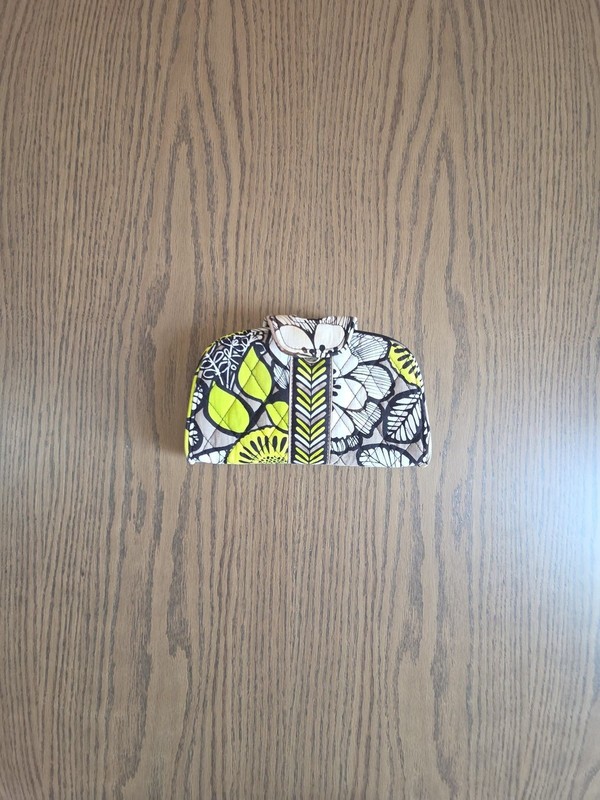 Vera Bradley Kiss 'n Snap Wallet in Citron Floral Pattern
