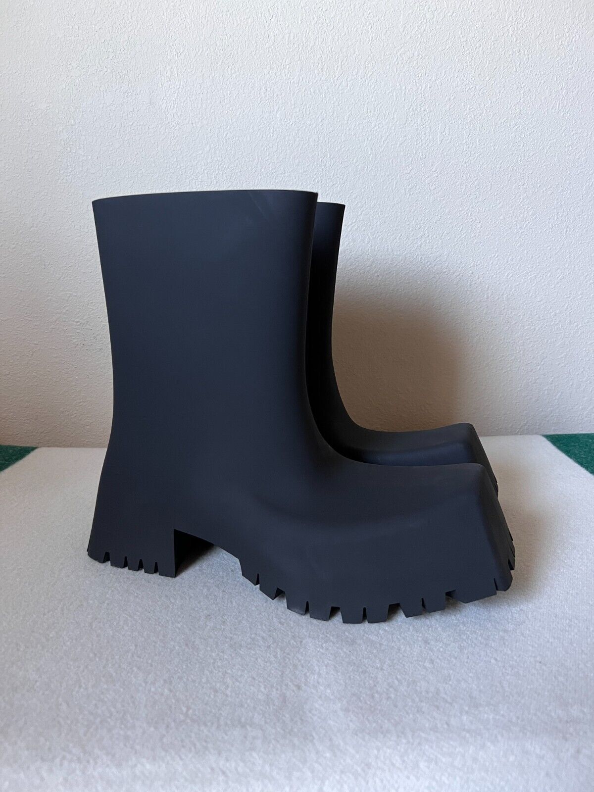 Balenciaga - Rubber Trooper Boots - Size 42 - Brand New Balenciaga - Rubber Trooper Boots - Size 42 - Brand New