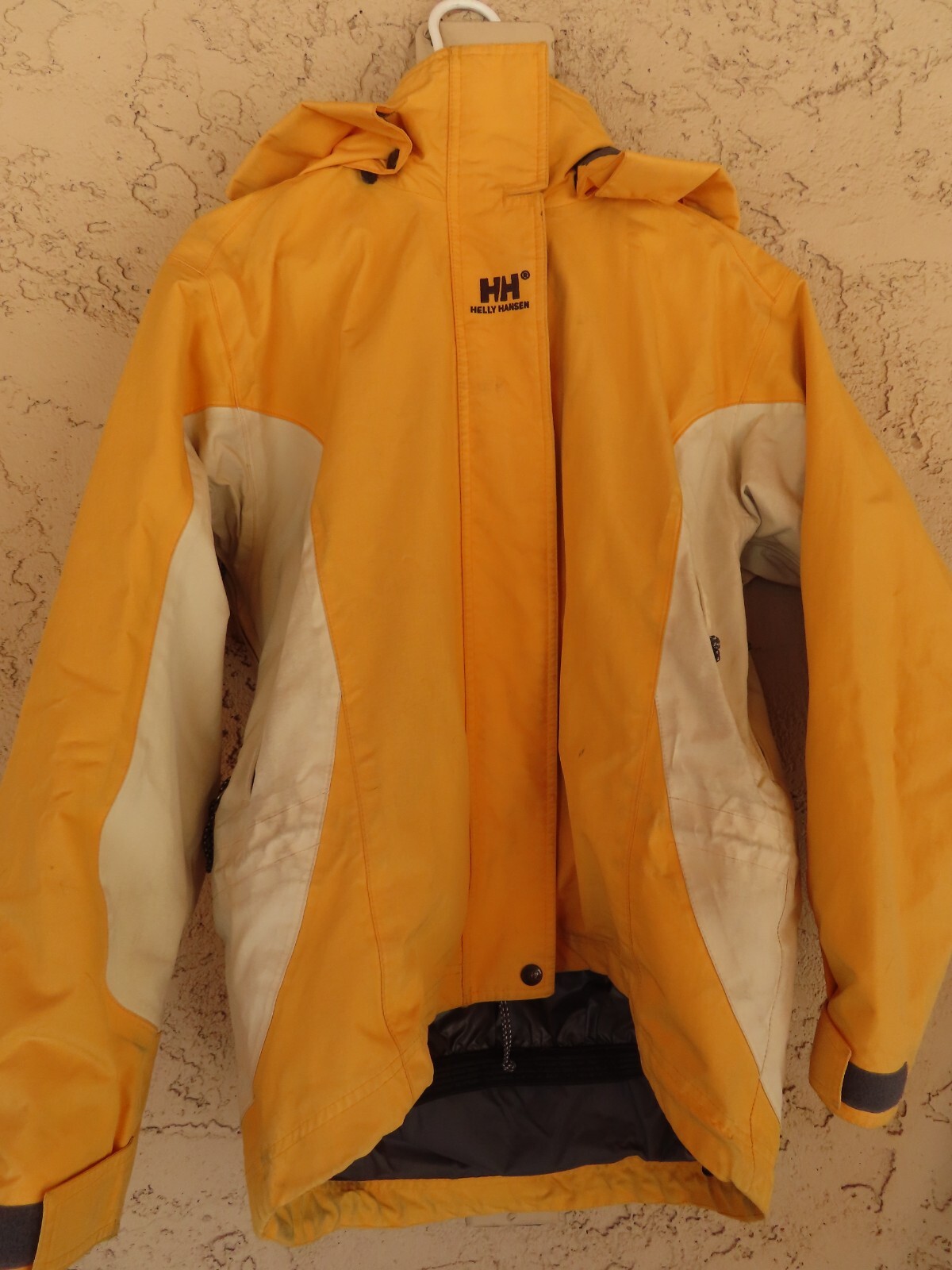 Classic Helly Hansen Ski Snowboard Jacket pit zips, waist gaiter sz M