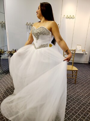 New Sweetheart Princess Wedding Gown Size 8