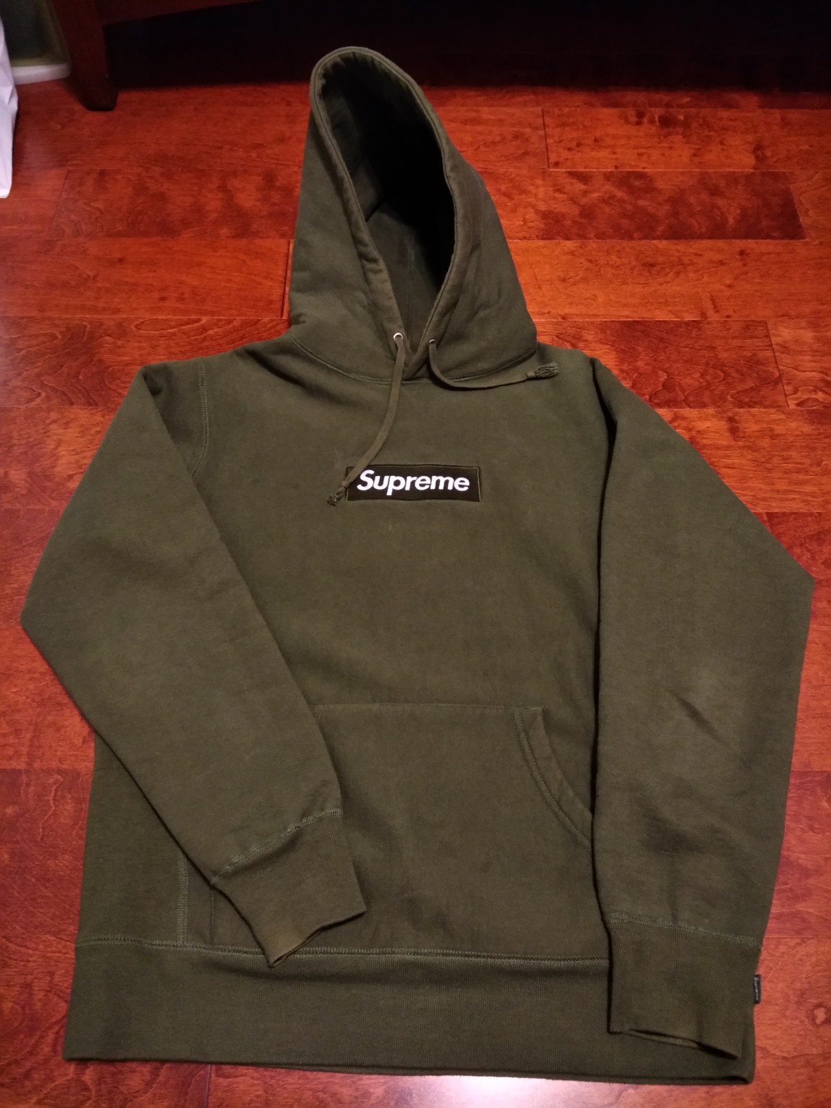 Supreme Box Logo Hoodie Medium Army AUTHENTIC Pullover Olive Supreme Box Logo Hoodie Medium Army AUTHENTIC Pullover Olive