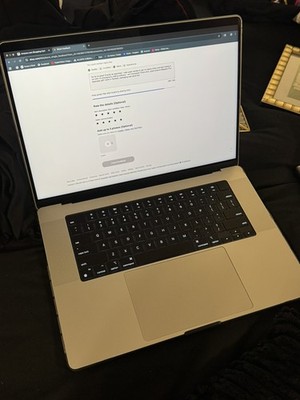 Apple MacBook Pro 16