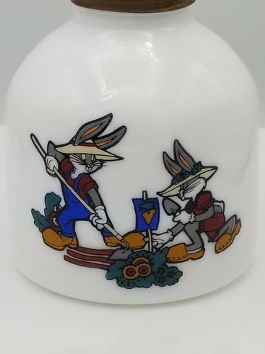 VINTAGE ACME WARNER BRO'S GARDEN CENTER GLASS PUMP PEPE LE PEW BUGS BUNNY 1993