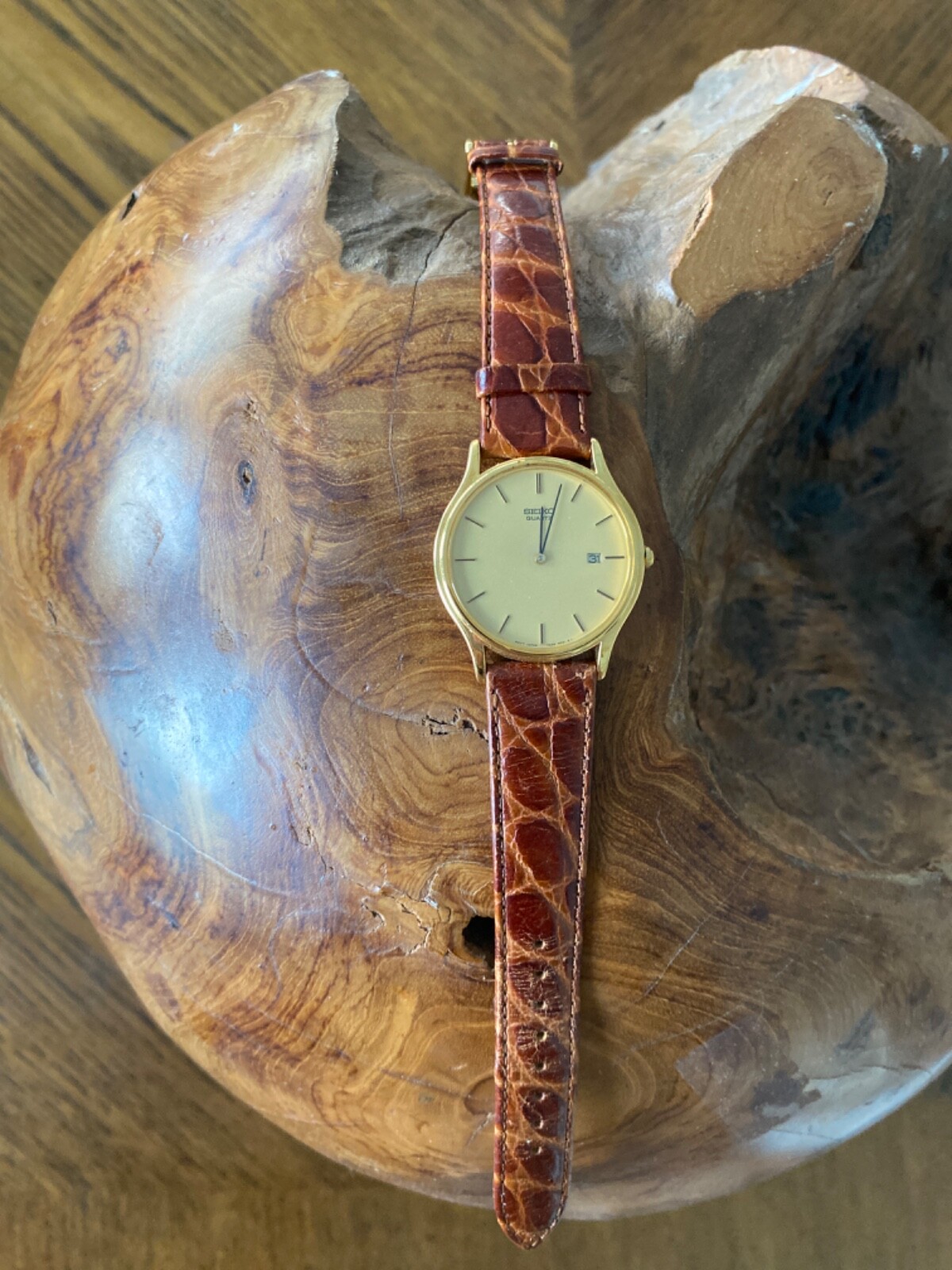 ✨SEIKO✨セイコー✨7S36-02J0✨デイデイト✨ゴールド文字盤✨腕時計✨ QZ セイコー 7902-0010 ゴールド文字盤 デイト レディース腕時計