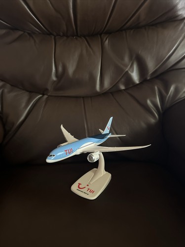 TUI Boeing 787 B787-8 Model Aircraft Plane Scale 1:250 - New