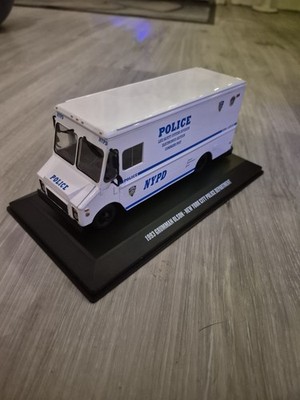 Greenlight Grumman Olson NYPD Police Dept 1:24 in OVP