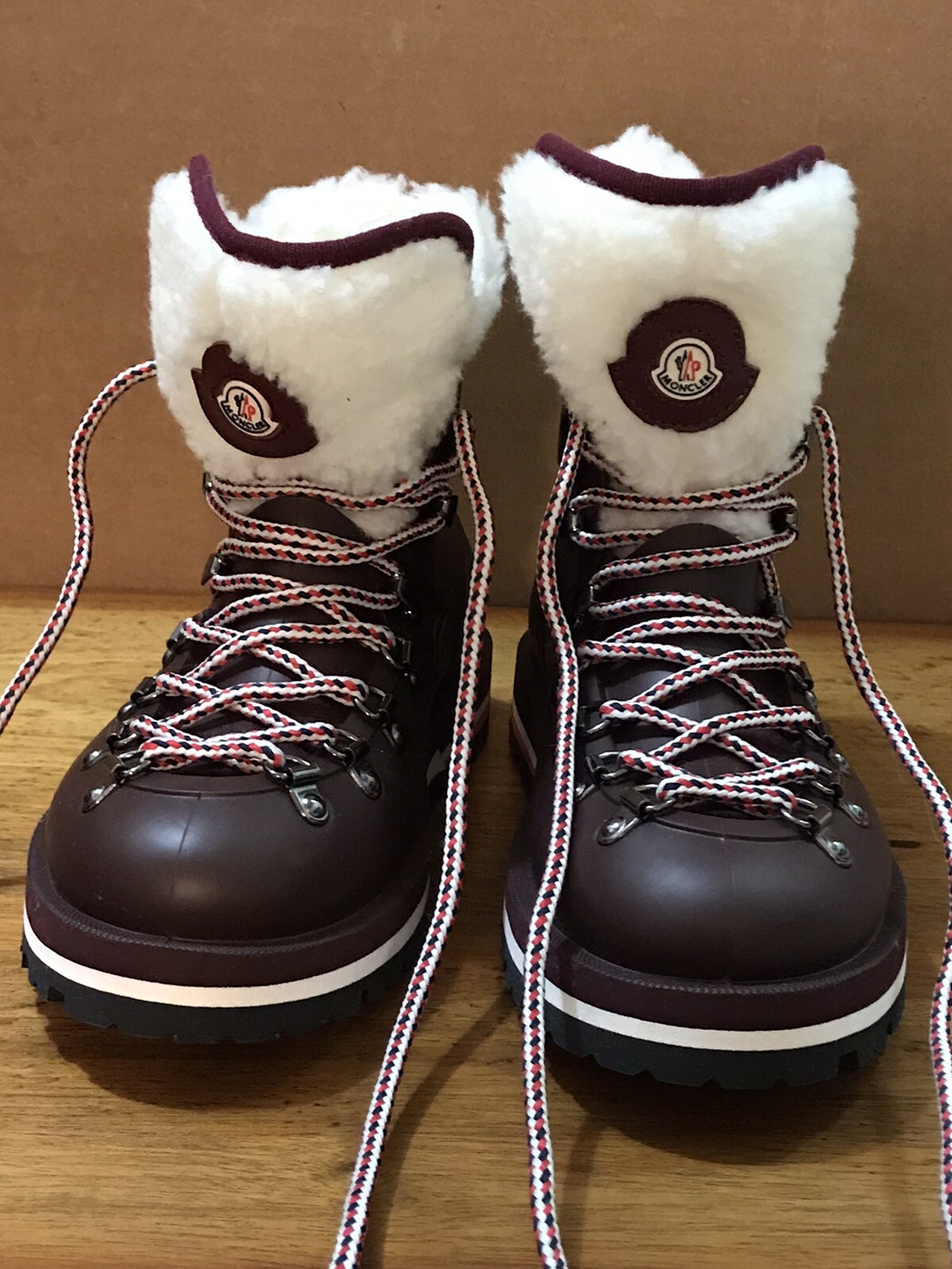 Ботинки Moncler Inaya Shearling-Trimmed 