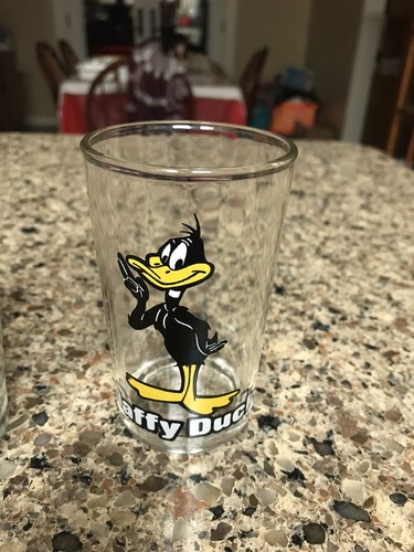 SET OF 2 Daffy Duck Warner Brothers Looney Tunes Vintage Cups