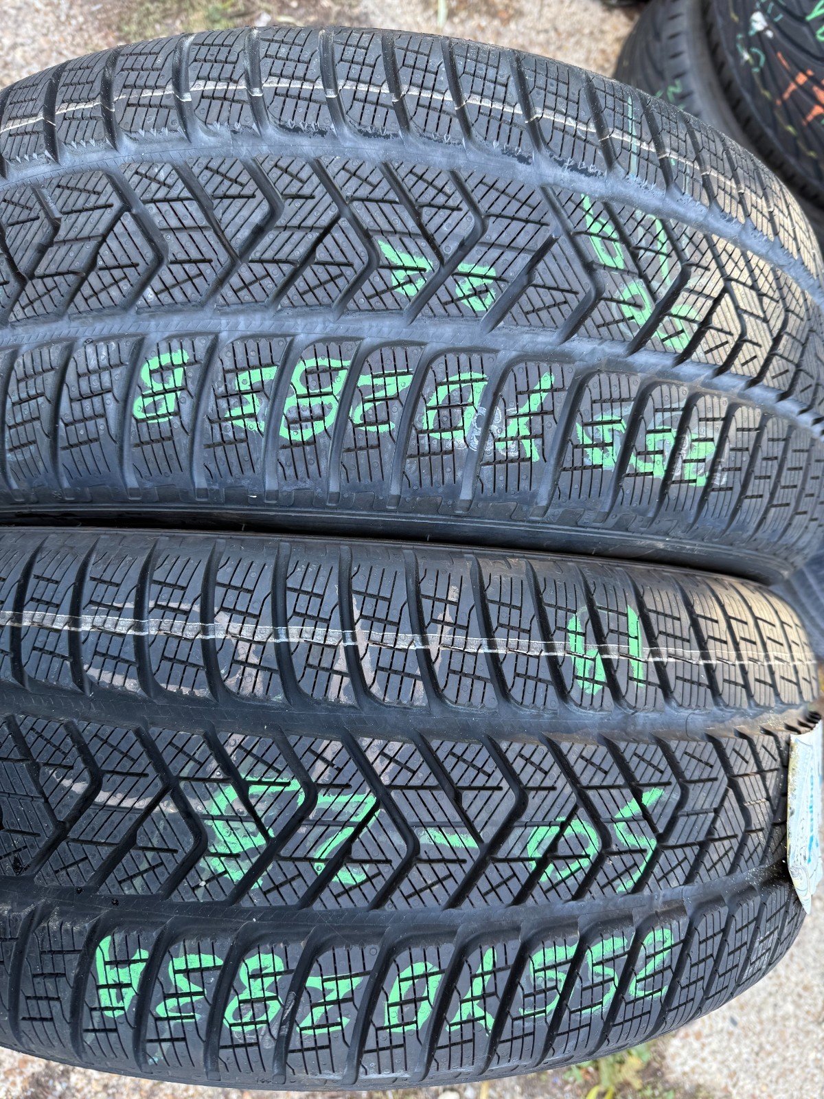 New 255 50 19 Pirelli, Winter, AO, EV, M+S, 103T, x1 Tyre (F1_tyres) YD283