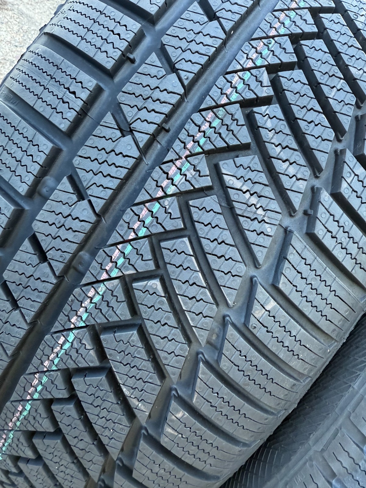 New 255 45 20 Continental, Winter, M+S, 101T, x1 Tyre (F1_tyres) FOB YD276