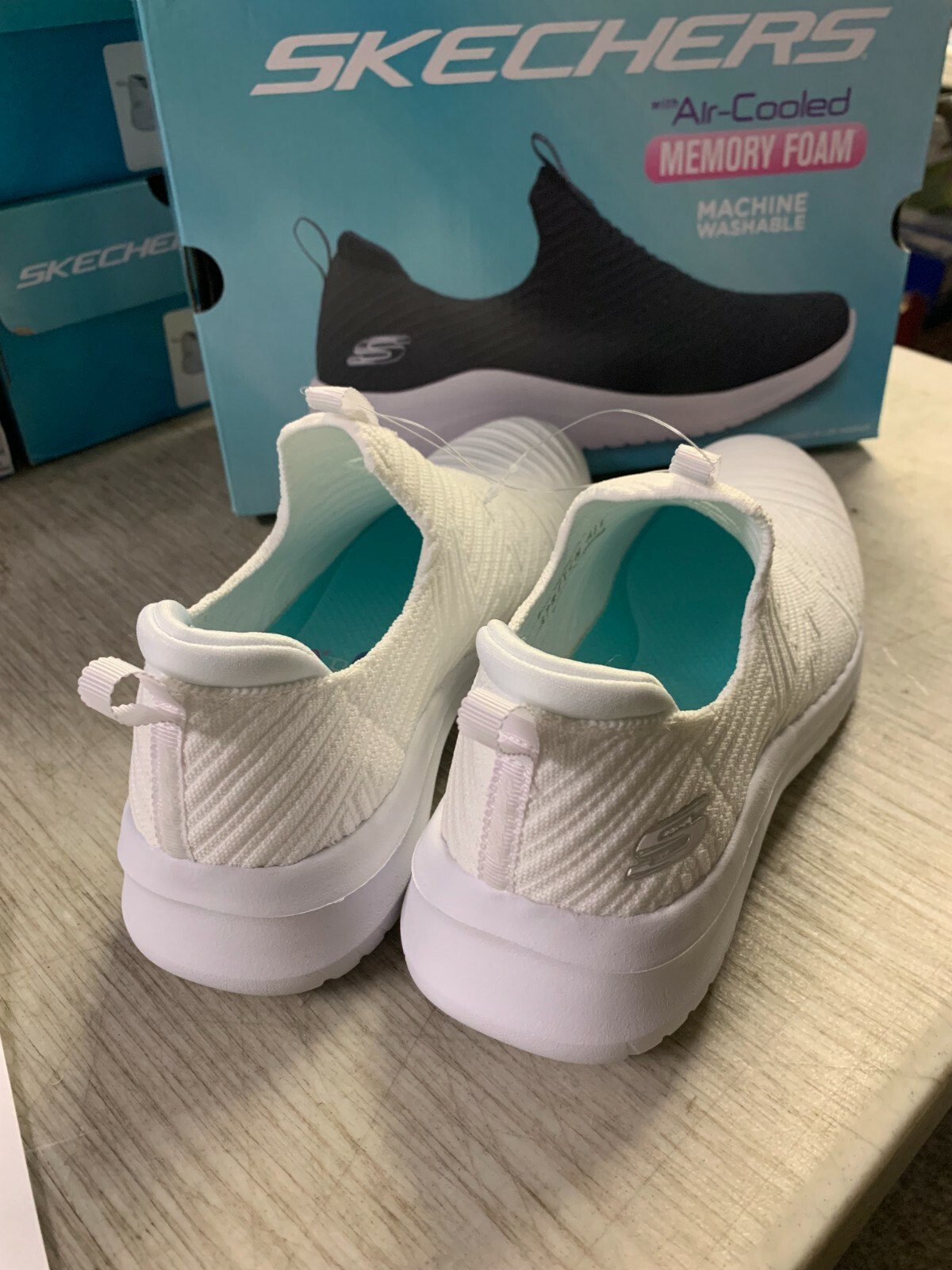 NEW Women's Skechers Knit Slip 