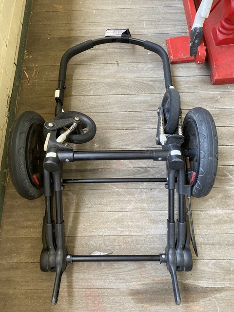 bugaboo donkey chassis broken