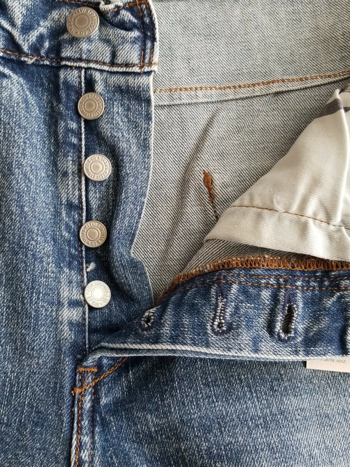 levis 128