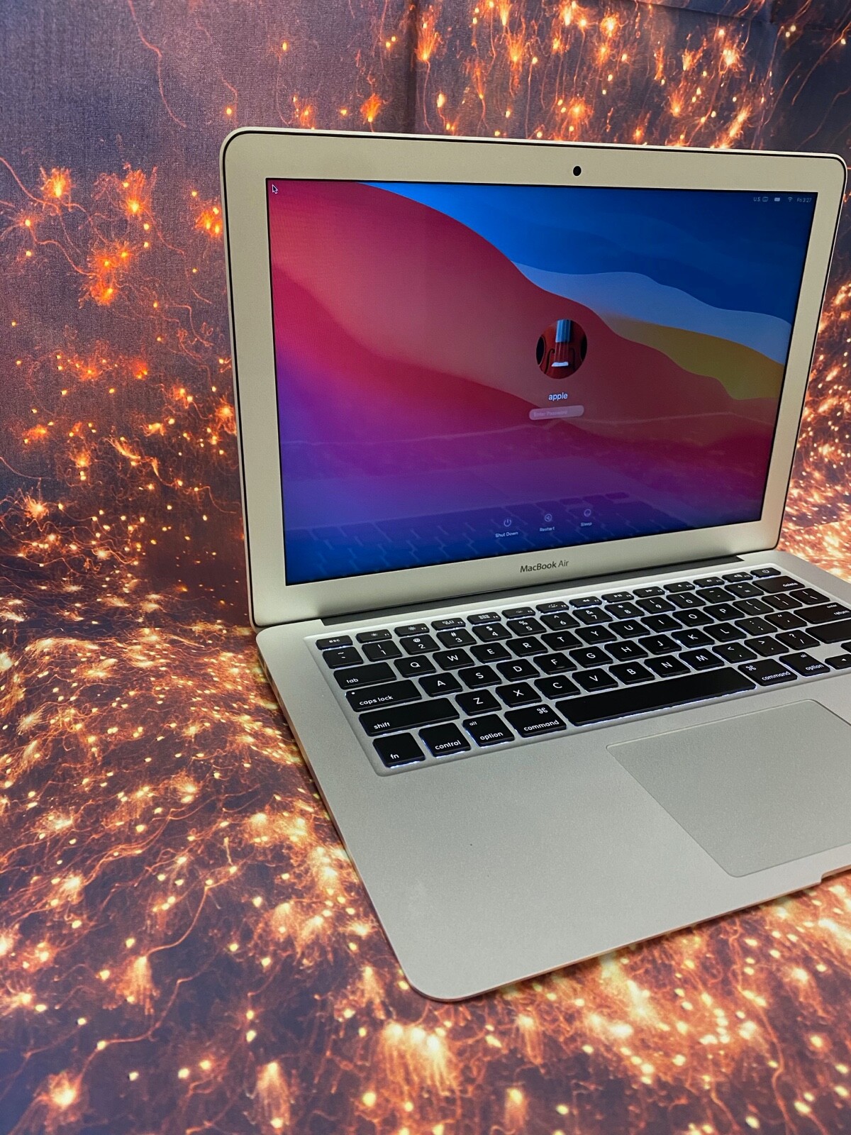 2015 Apple MacBook Air 13 inch / Dual Core i5/ 8GB / 256GB SSD, MacOS Monterey