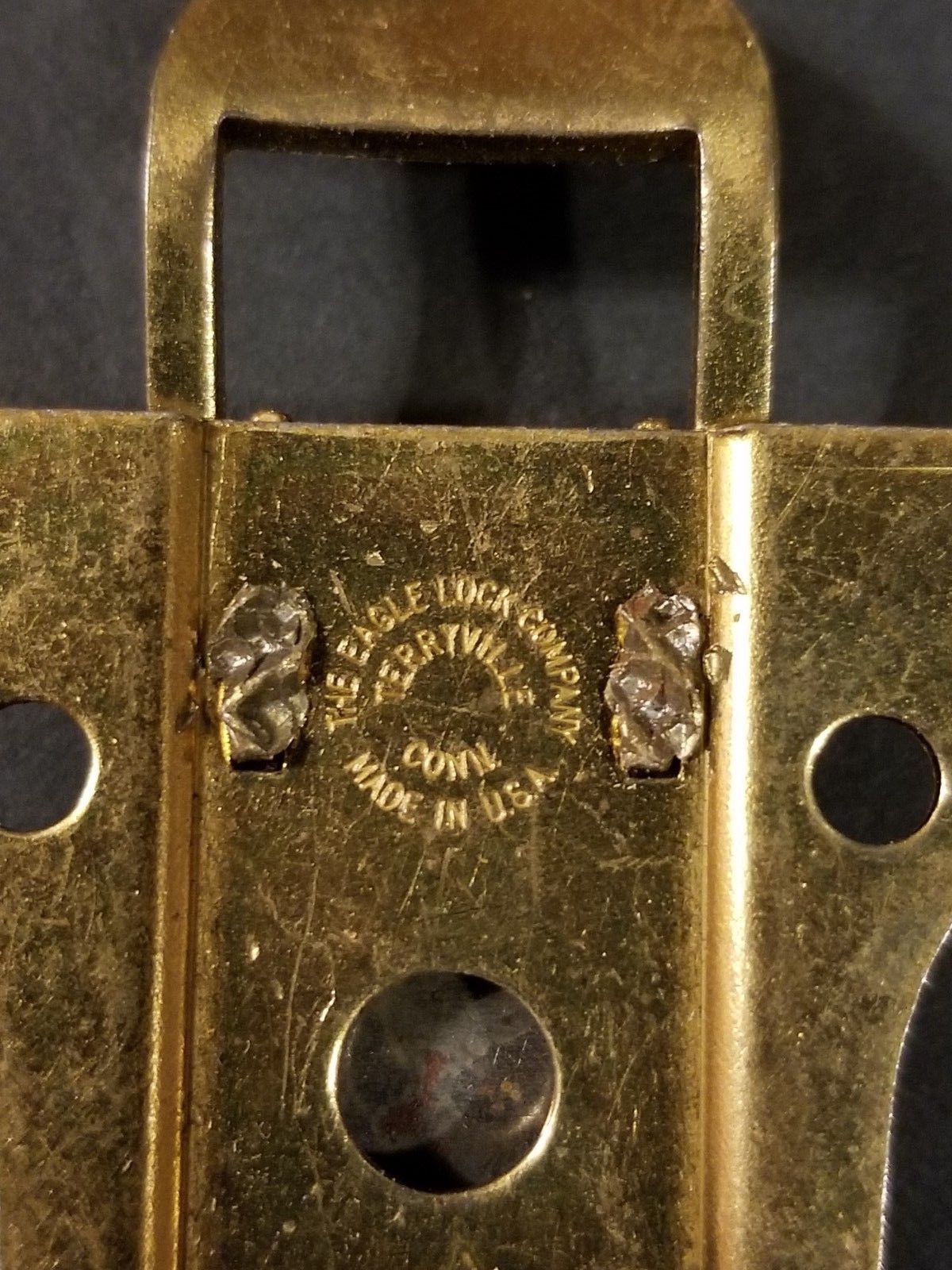 Lot 30 Vintage Eagle Lock Co Brass Plated Draw Bolt Latch Suitcase Guitar Case