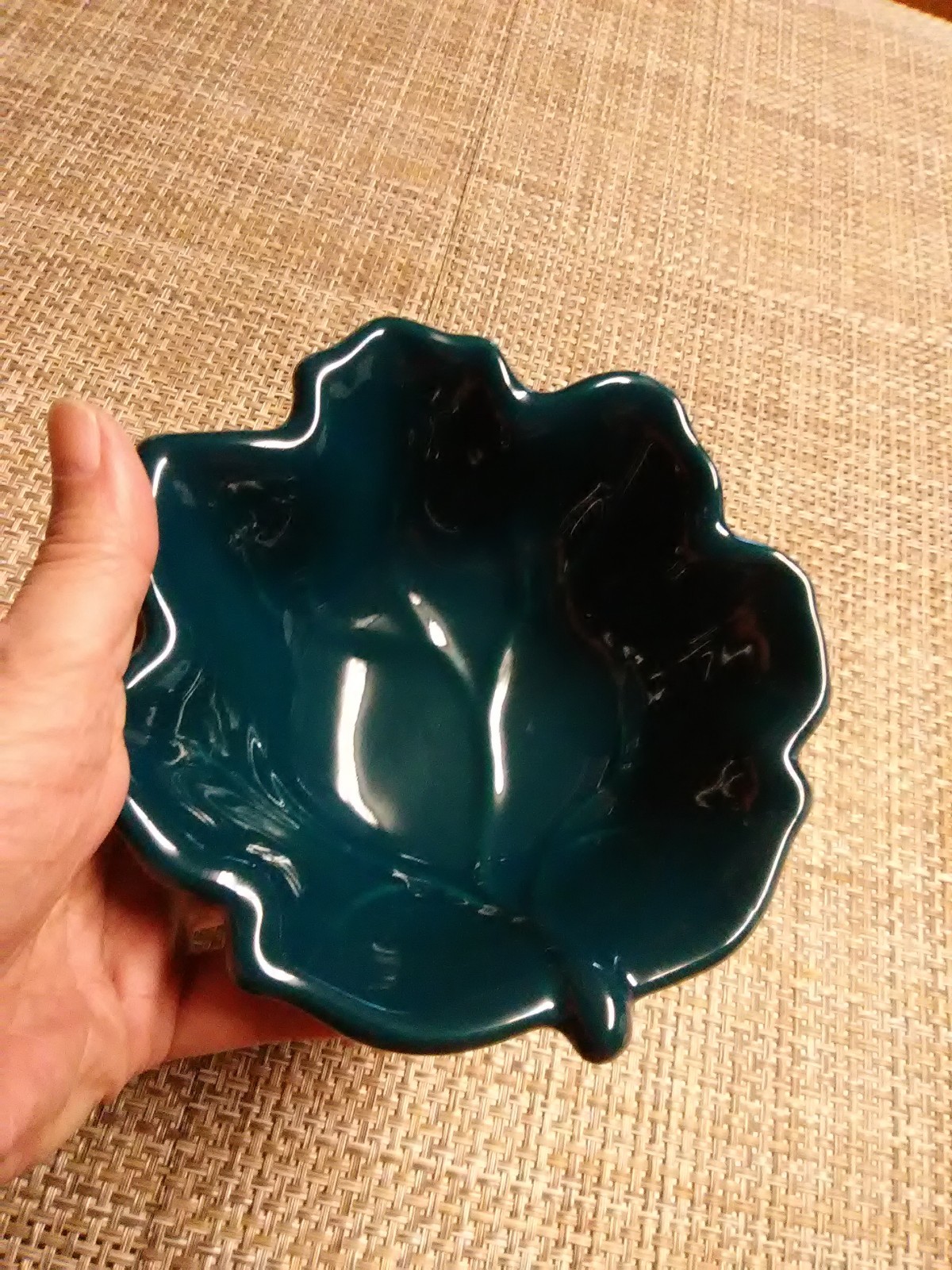 Henn Pottery Bluish green leaf bowl never used 2