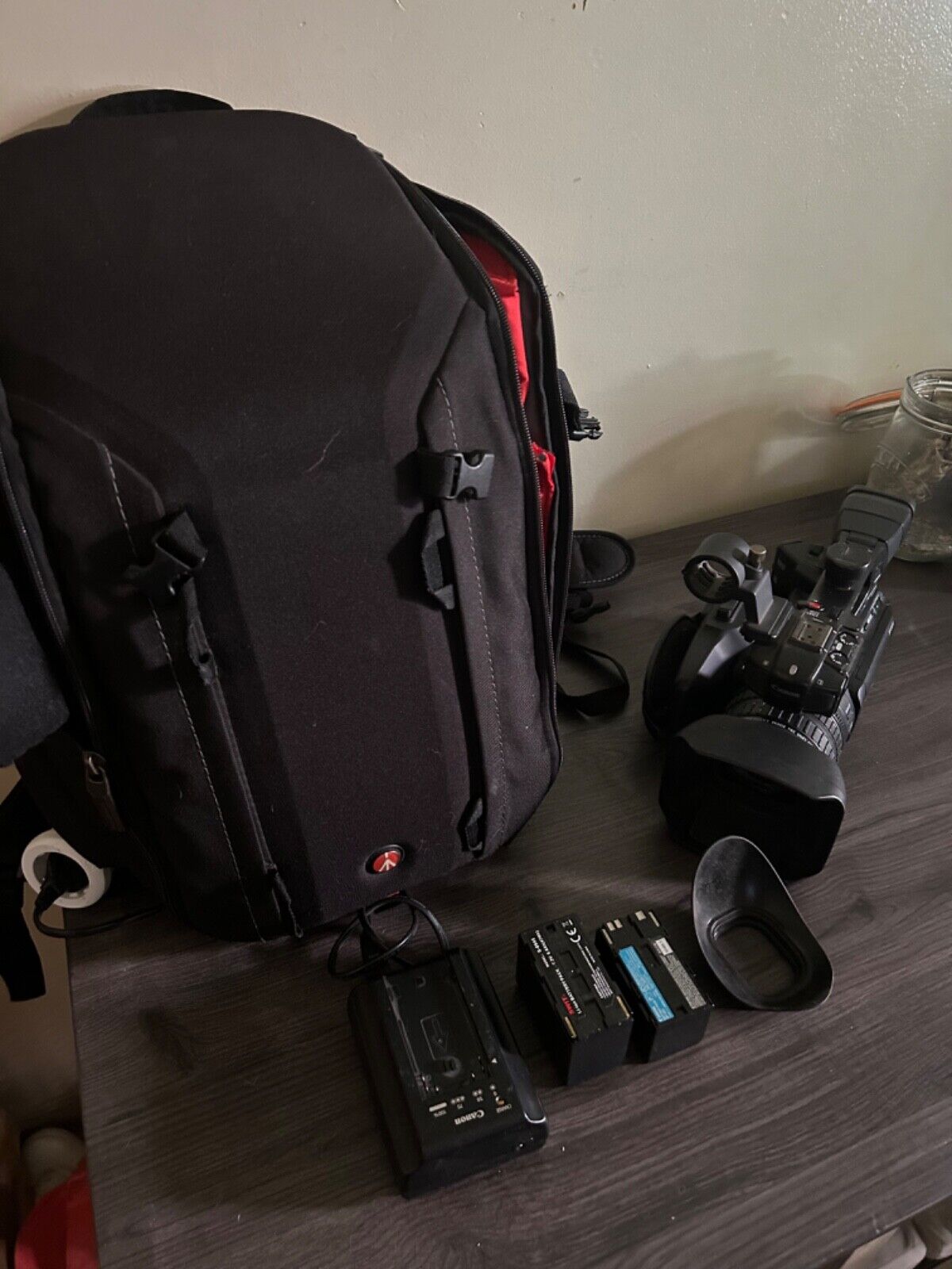 CANON XF205 PROFESSIONAL CAMCORDER, 3 batteries, sd card CANON XF205 PROFESSIONAL CAMCORDER, 3 batteries, sd card