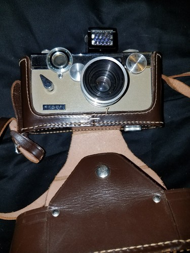 ARGUS c3 TAN MODEL PHOTO CAMERA WITH 50mm F-3.5 LENS WITH CASE Original Booklet