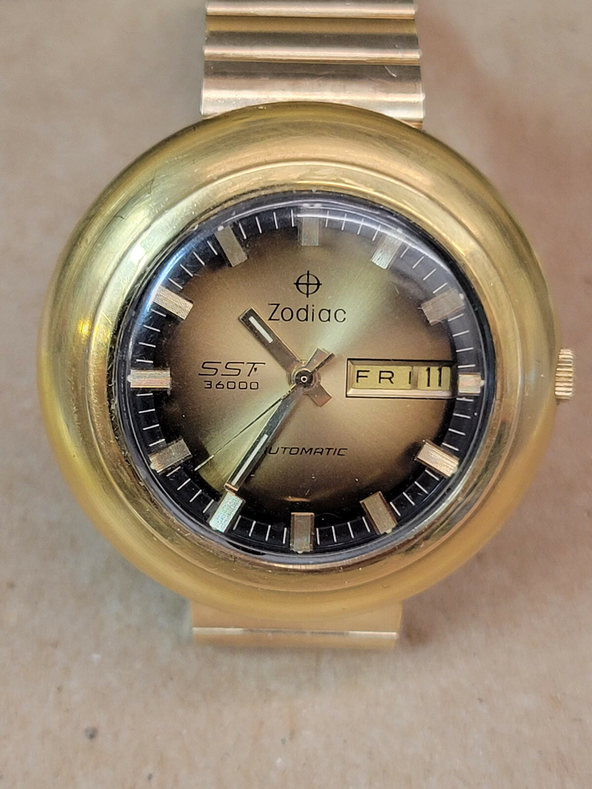 ZODIAC SST 36000 Automatic UFO Vintage Gold Plated Dual Date ZODIAC SST 36000 Automatic UFO Vintage Gold Plated Dual Date