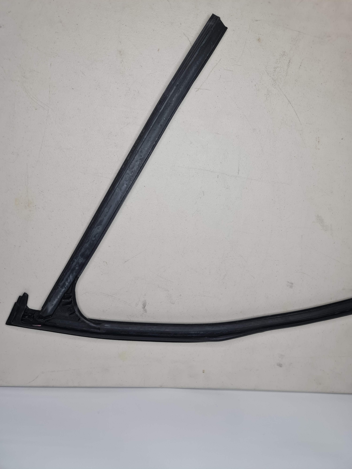 0 Bmw Window Guide Right Front Door 2012-2015 image 3