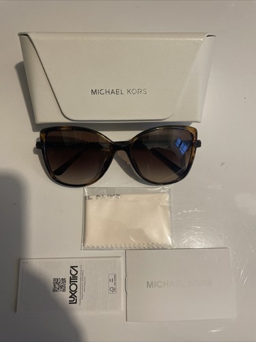 Michael Kors ハタフライフレムサンクラス MK2181U 300613 Amazon.com: Michael Kors Women's MK2181U Malta Universal Fit