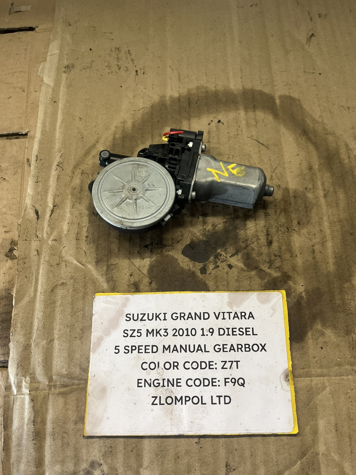 Suzuki Grand Vitara SZ5 2010 1.9 Diesel - NS Front Window Motor 83460-65J00