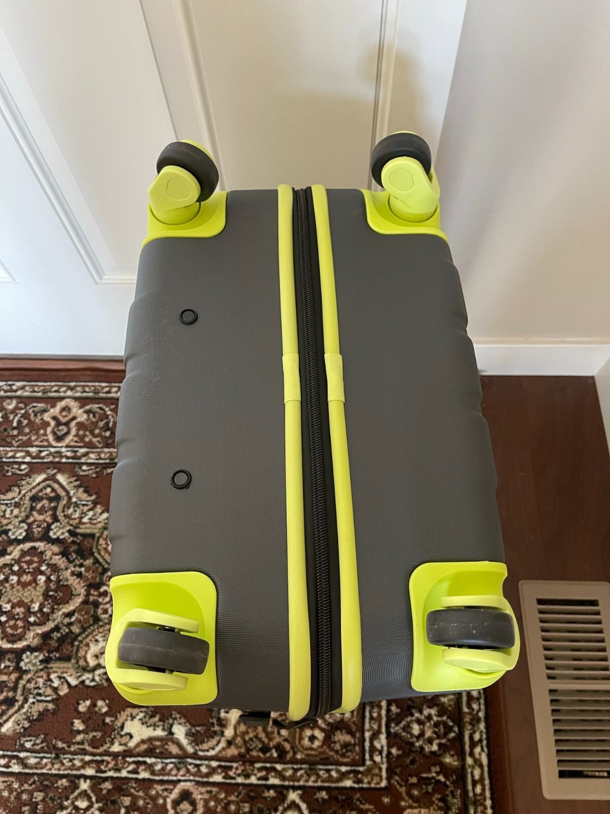 BNWT Columbia Fort YamHill Hardside Spinner Luggage, 4367C, 24HQ, Pick color