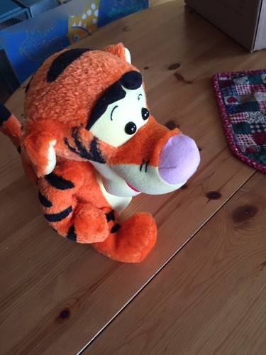 Winnie the Pooh TALKING TUG-IN-TIME TIGGER Toy Lot Beanie Baby Plush Set Toys