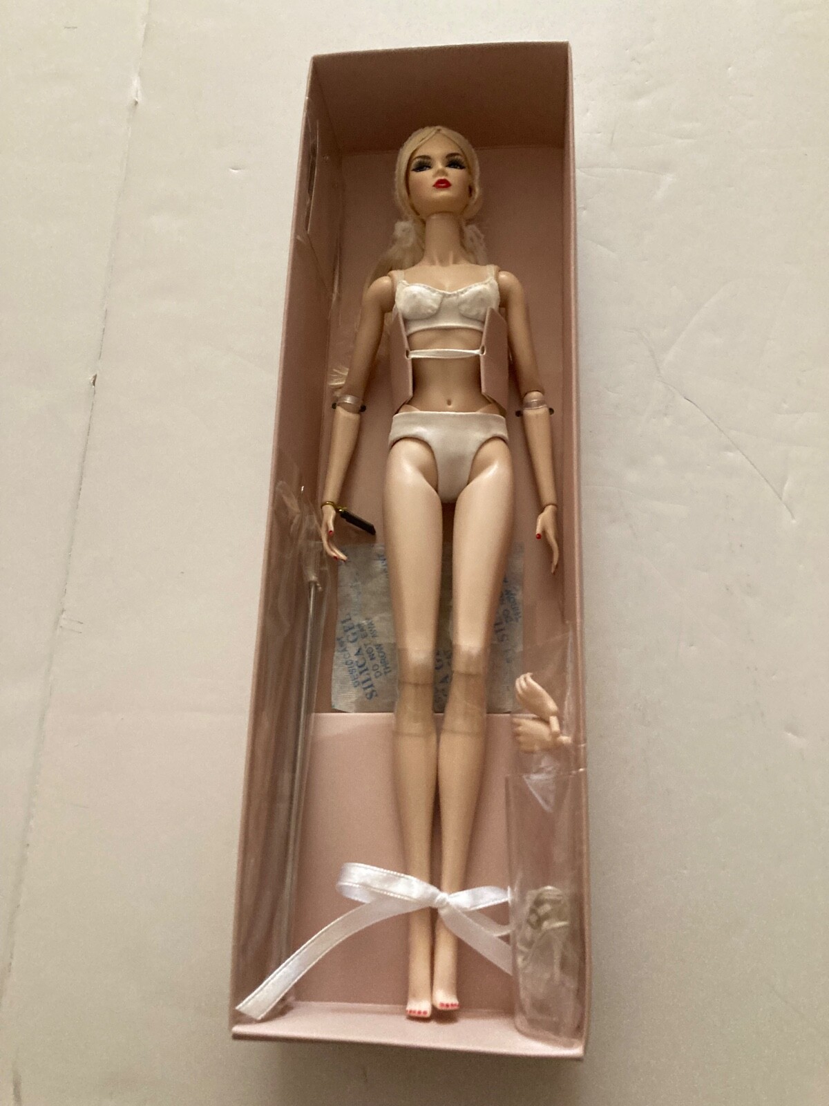 Barbie - ファッションロイヤリティ　エデン FASHION ROYALTY SNEAK PEAK EDEN CINEMATIC CONVENTION NRFB | eBay