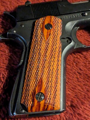 Browning 1911-22 Diamond Checkered Faux Cocobolo Grips