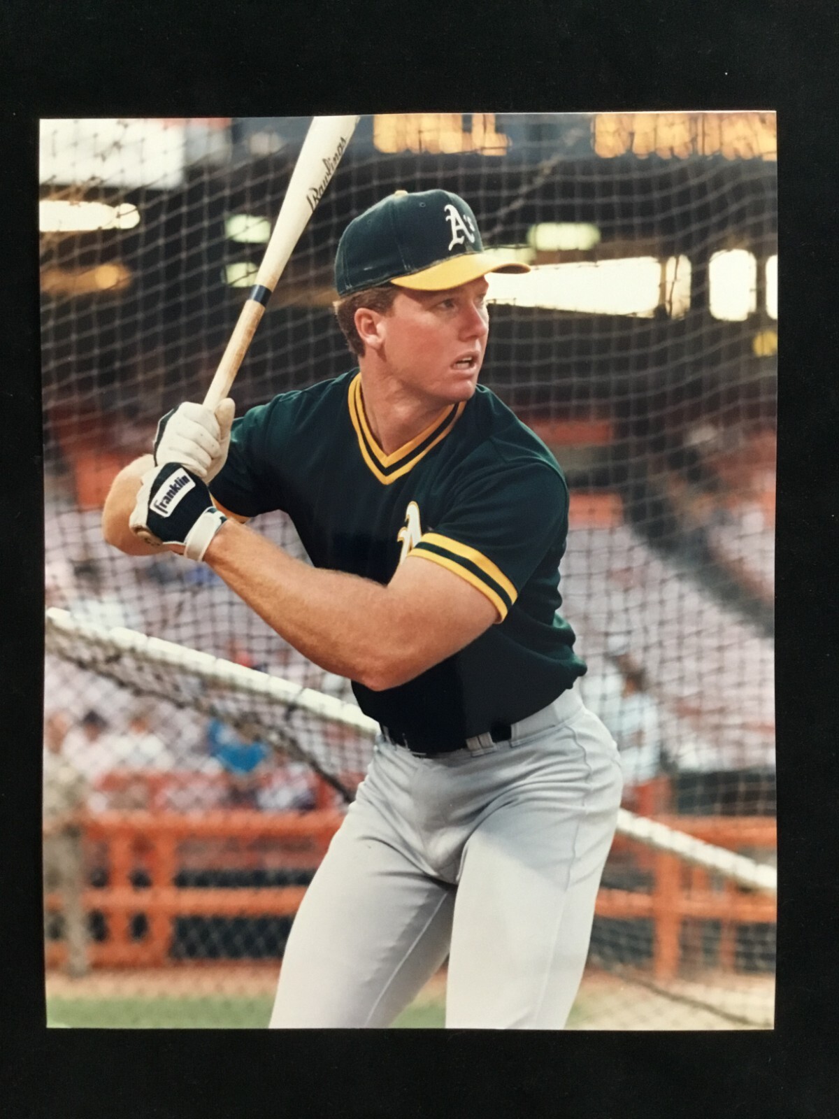Mark McGwire マグワイヤOakland Athletics Mark McGwire OAKLAND ATHLETICS A's UNSIGNED 8 x 10