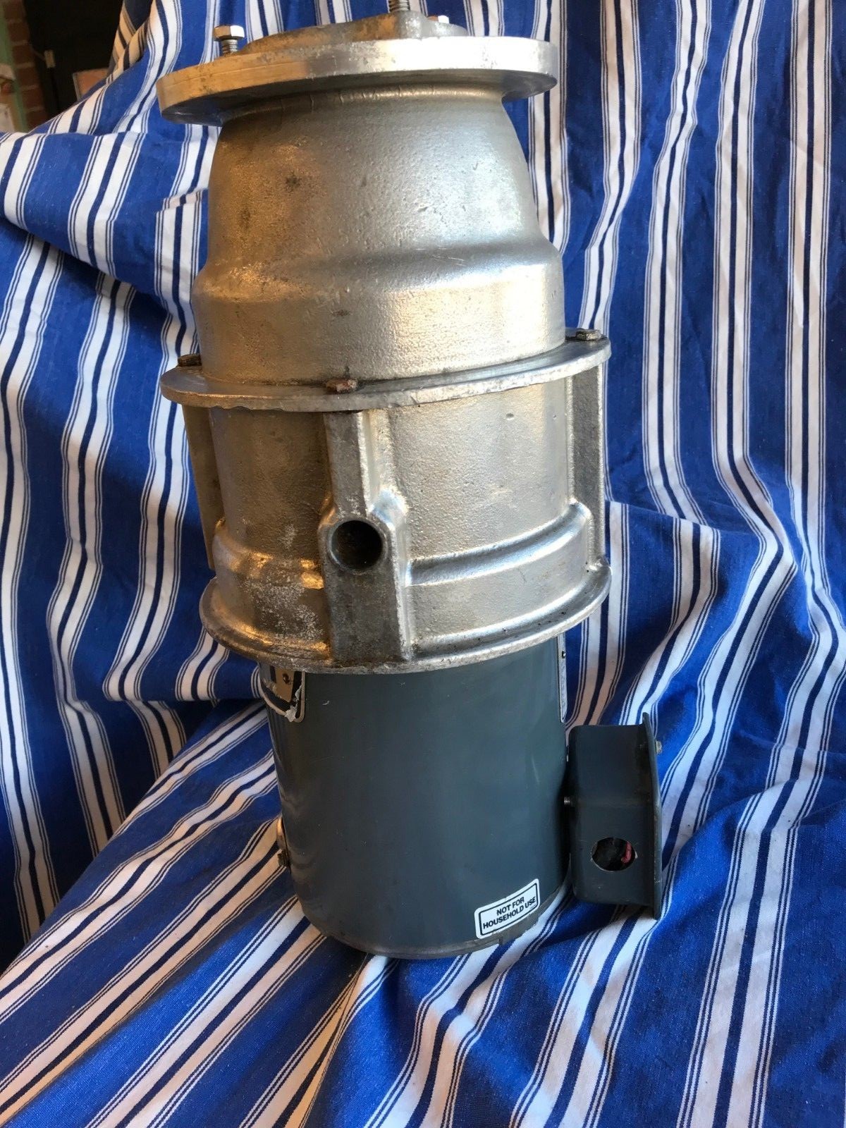 Hobart Garbage Disposal Model FD3-125SH With Manual