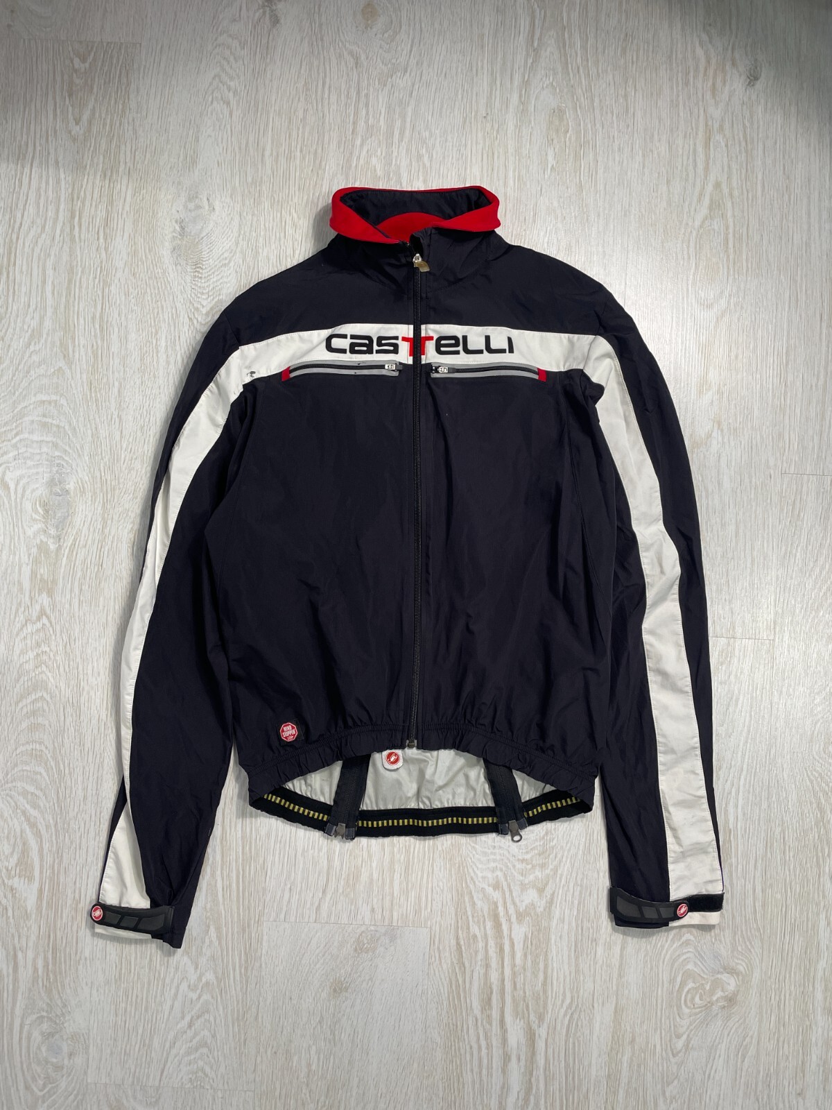 Castelli サイクルジャケット 赤・黒 GORE WINDSTOPPER Castelli サイクルジャケット 赤・黒 GORE WINDSTOPPER