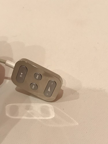 OEM Apple iPod Classic 1st & 2nd Gen Wired Remote Control Clip Model A1018