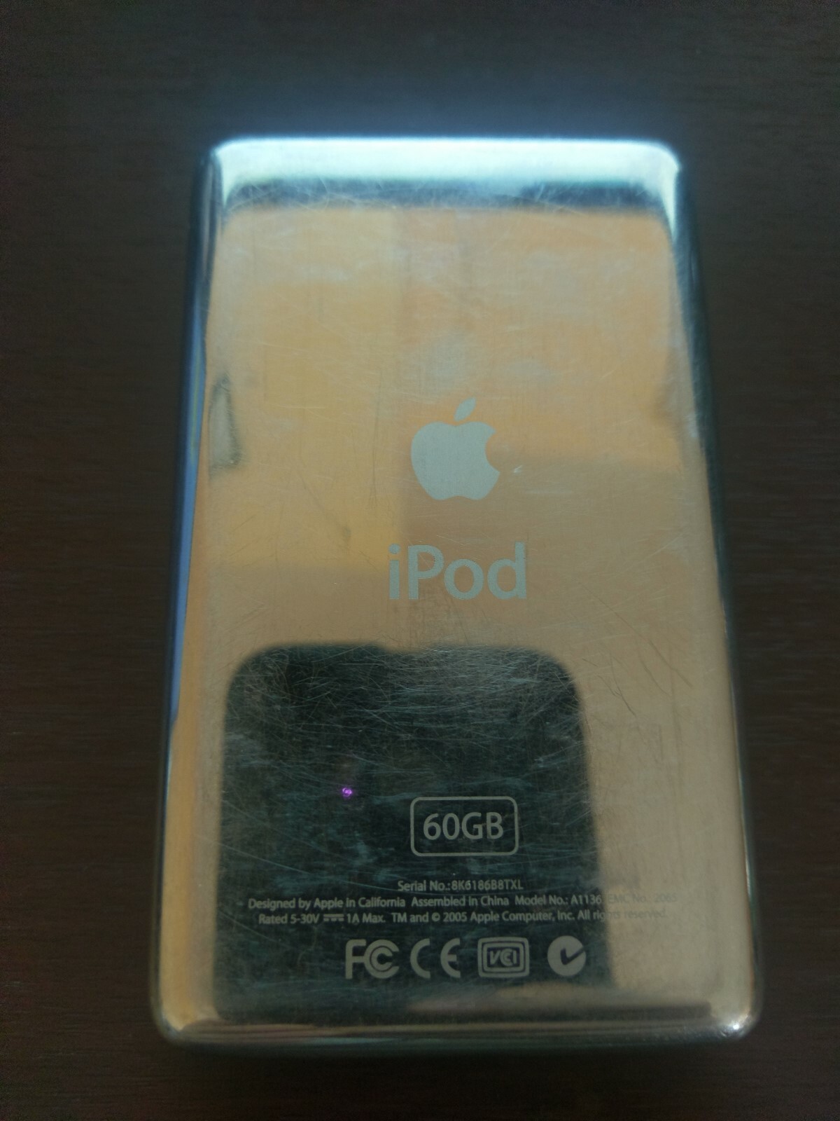 Apple iPod 5th Generation w Video SImilar to Classic 60GB A1136 Black