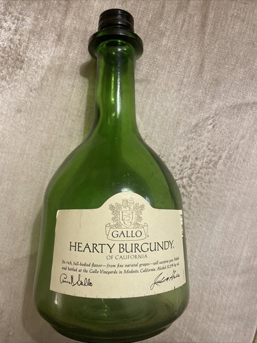 VTG Gallo Winery bottle.  1/2 Gal green glass with screw on cap. Empty.