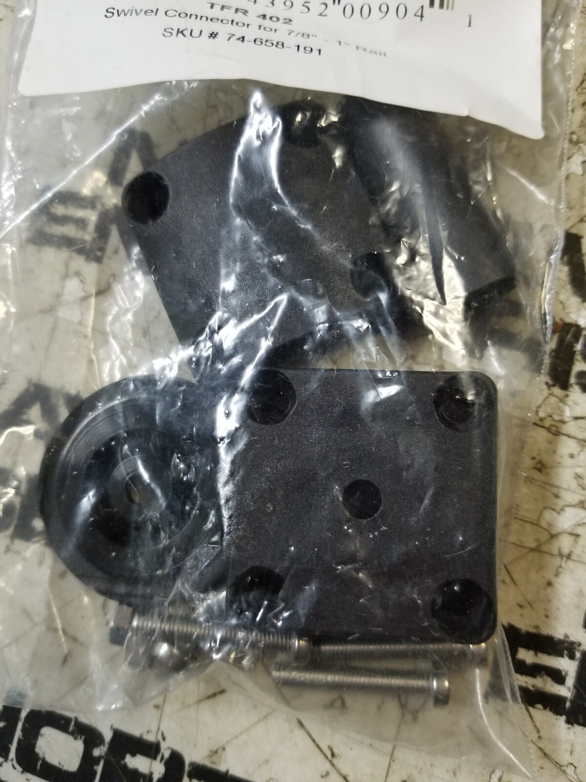 Polyform U.S. Swivel Connector 7/8-1