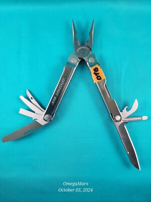 Leatherman Bond #O4B looks and feels brand new