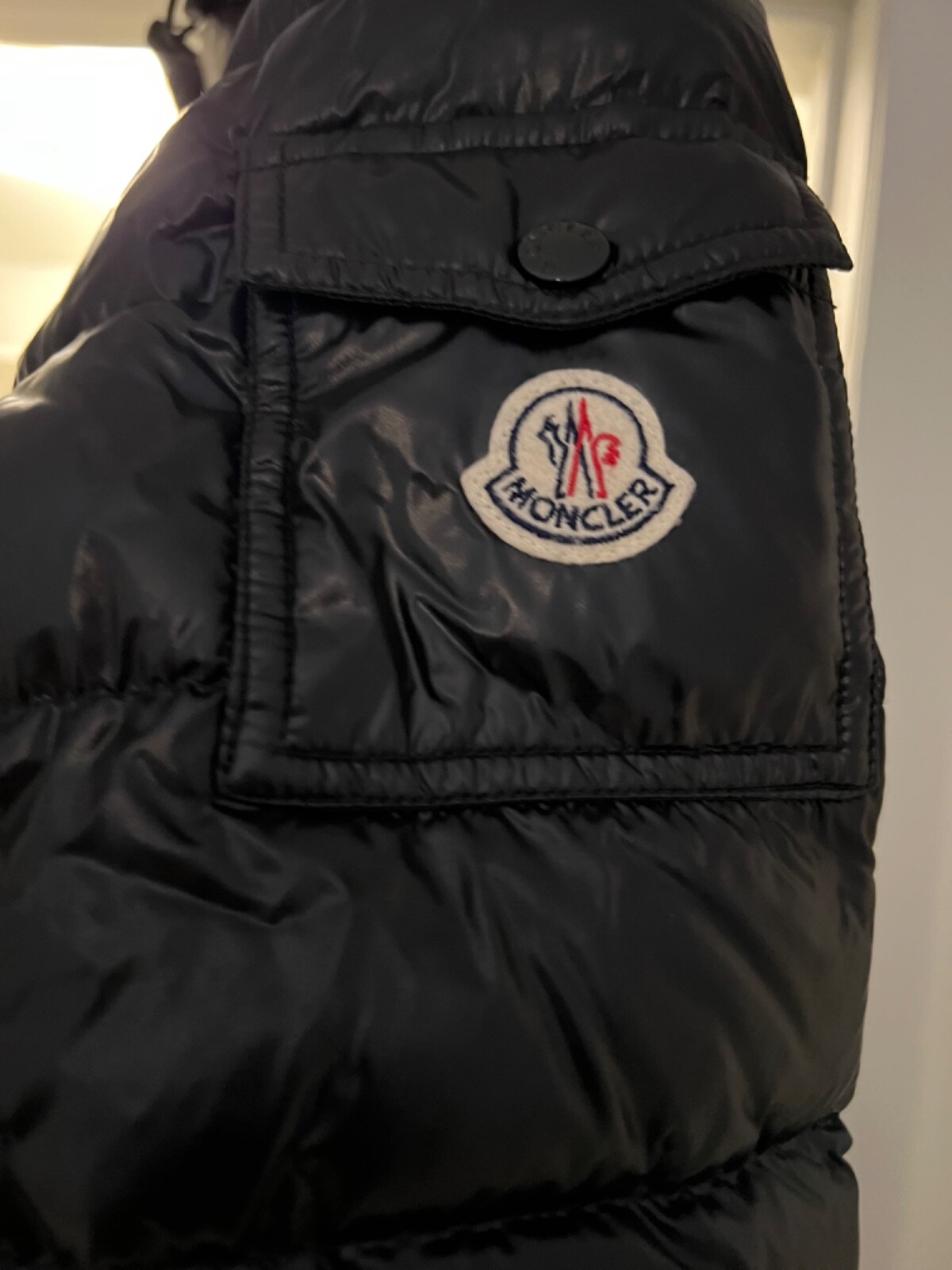 Moncler Women's Size 7, Moka Jacket, Authenticated Moncler Moncler Women's Size 7, Moka Jacket, Authenticated Moncler