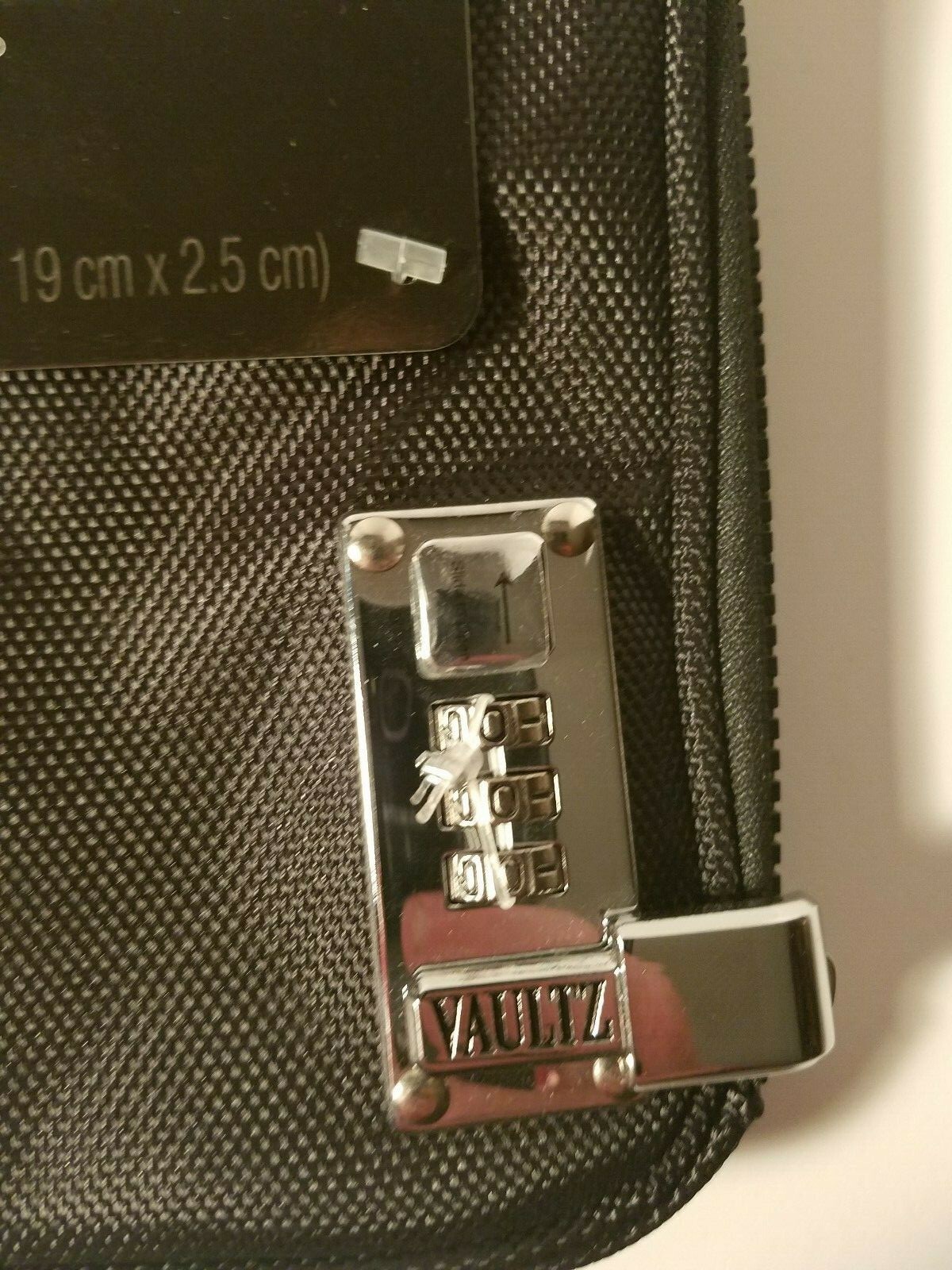 VAULTZ Valuable *LOCKIN AUTO POUCH* Water-Resistant, Tether, Combo Lock new