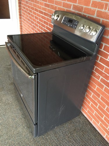 Perfect Condition Electric Range - Stainless Steel