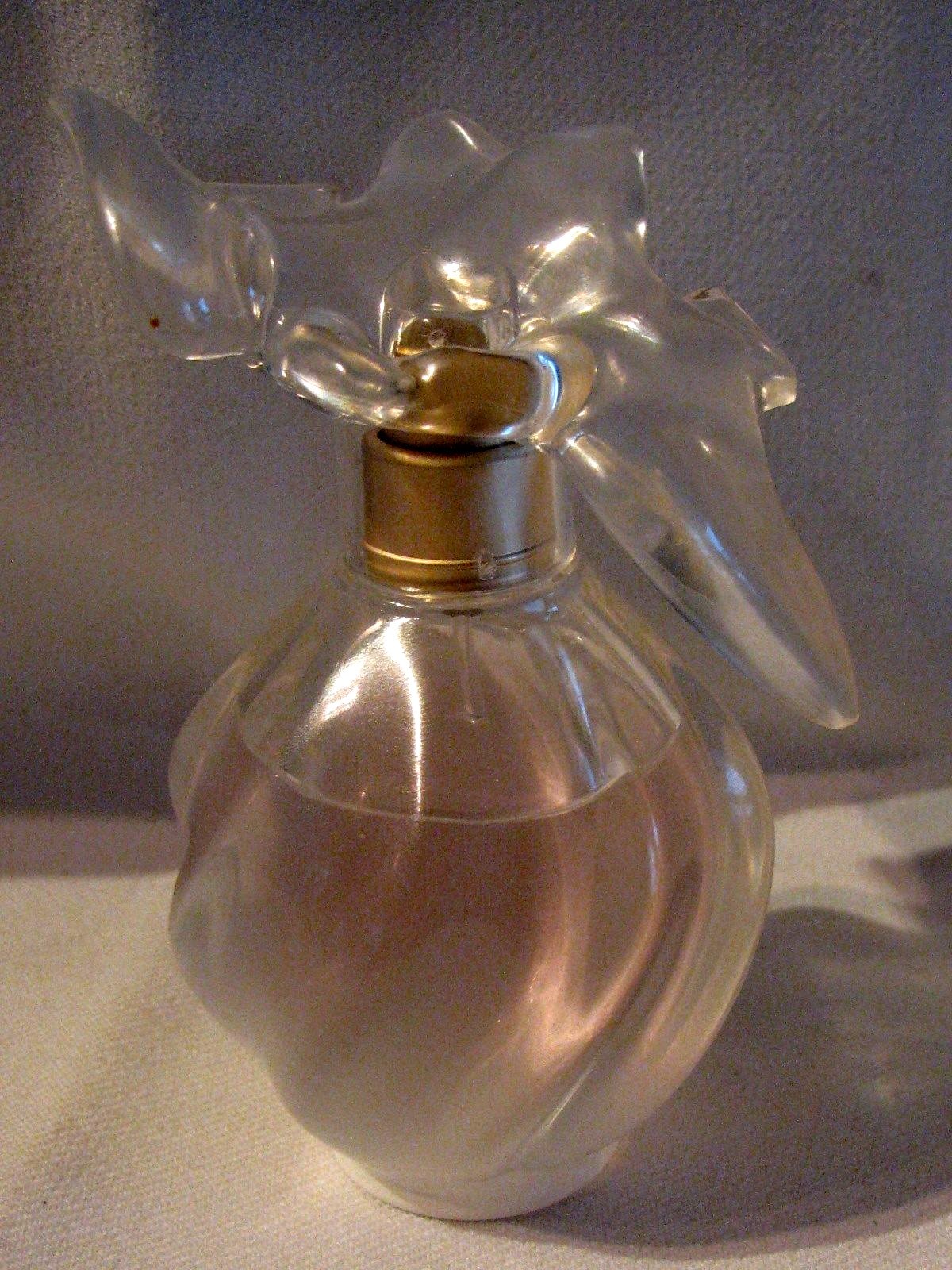 NINA RICCI - L`AIR  EAU PERFUME -  OPEN  BOTTEL (  10% USED)
