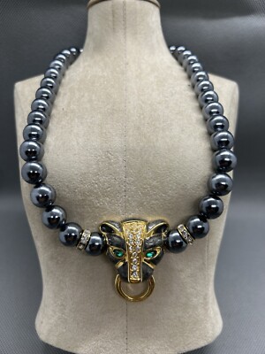 KJL for Avon Duchess of Windsor Gray Panther Bead Necklace